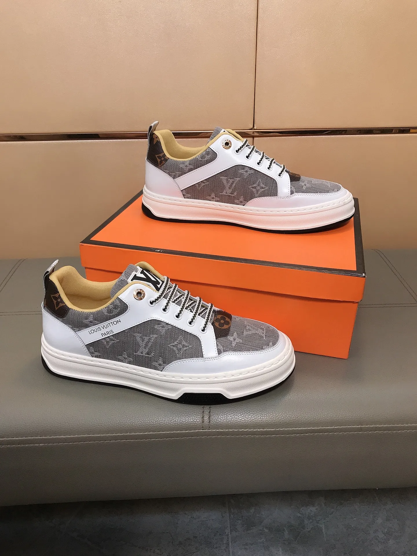 Ex-factory price 380🔥🆕Hot model [Louis Vuitton] LV🔝New Korean style casual men's shoes, high-end brand, the upper is made of Italian imported cowhide + brand printed fabric, and pigskin feet are made🔥, making walking more convenient and comfortable! Amazing work [color]! Create a fashionable personality to set off your uniqueness! A must-have for trendy men! Classic🔥Size: 38-44